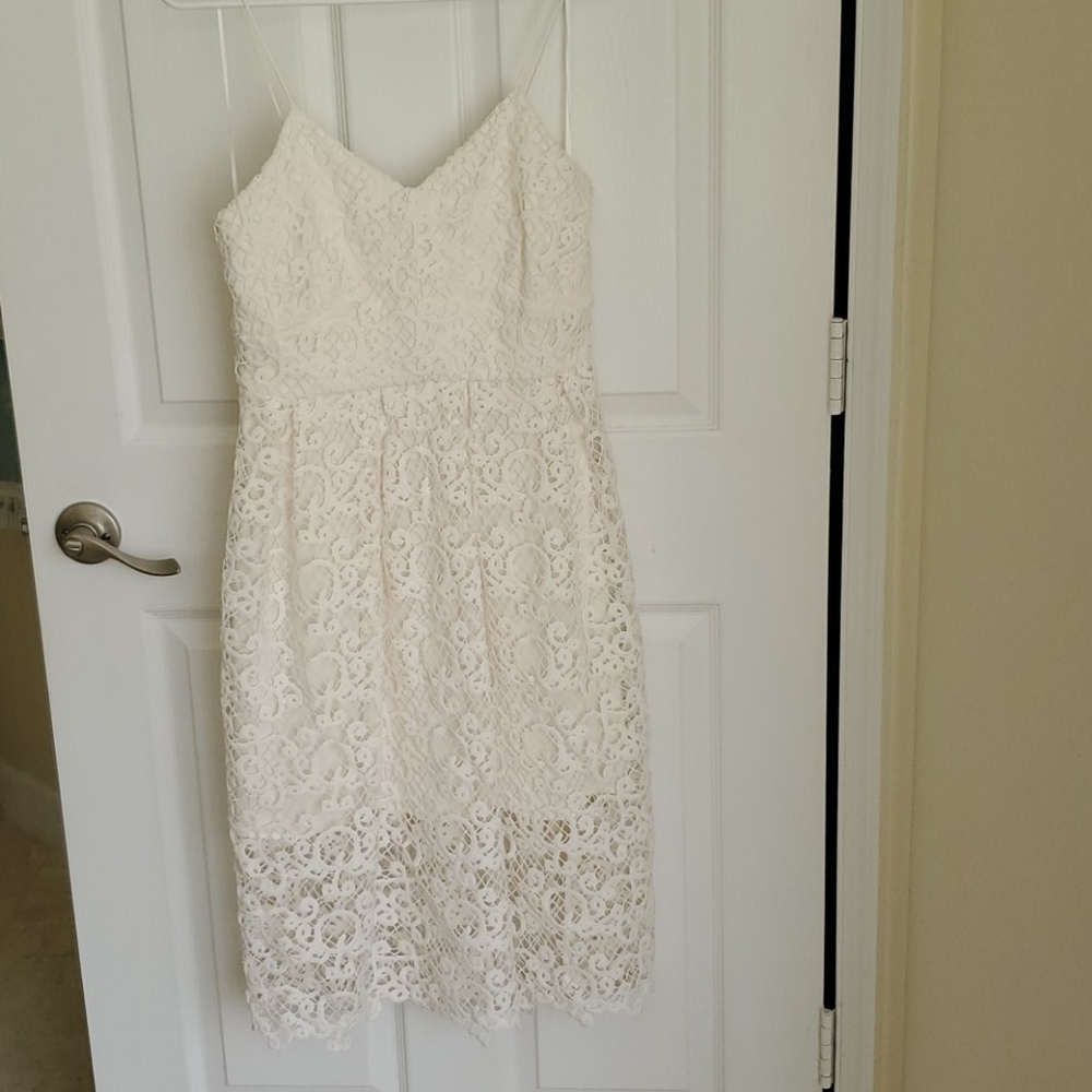Absolutely stunning! Lace spaghetti strap dress